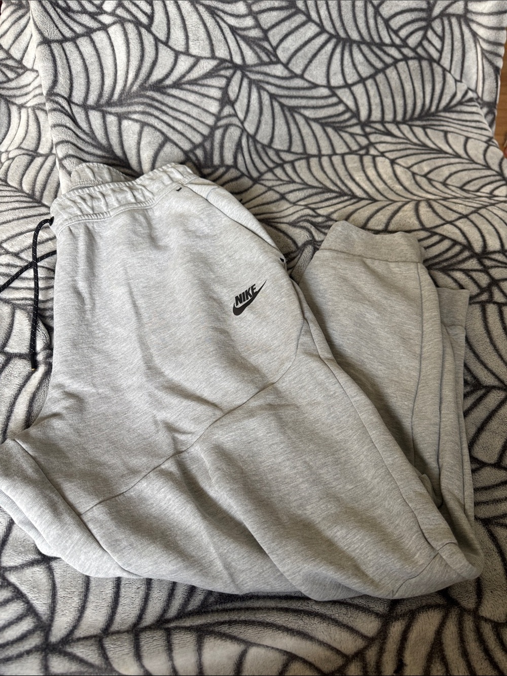 Men’s Gray Nike Tech Jogger Sweatpants XL